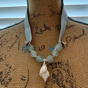 Elegant Shell and Bead Necklace